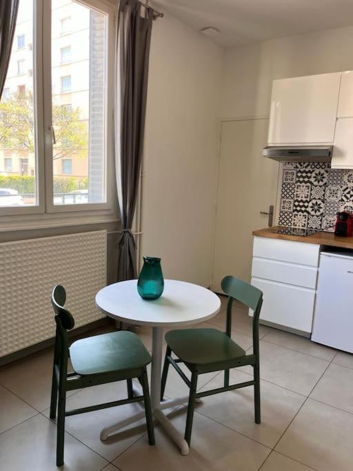 Le Pressense Apartment Vénissieux Exterior photo