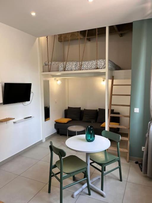 Le Pressense Apartment Vénissieux Exterior photo